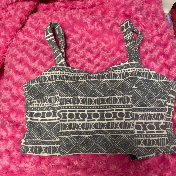 Super cute tank top !! - Picture 4 of 4